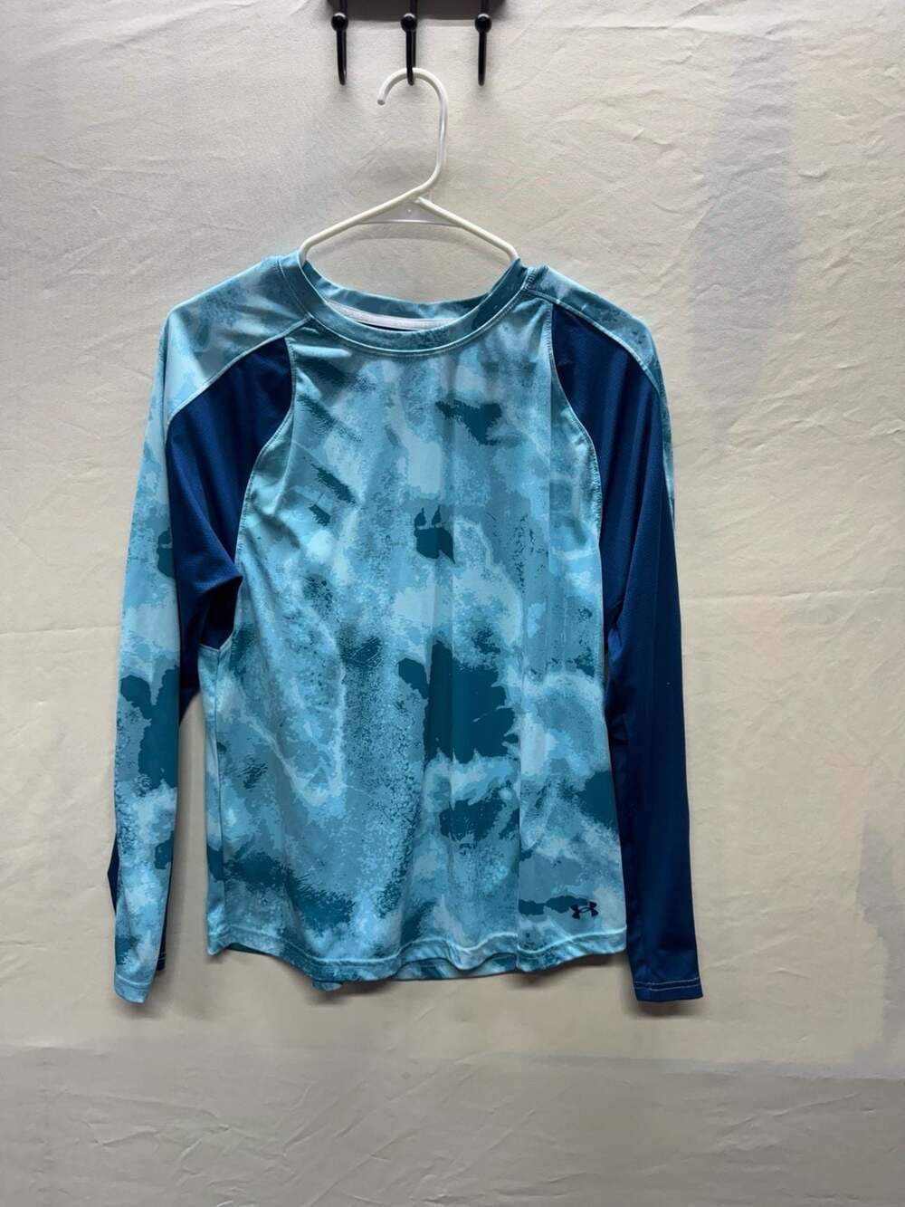 Under Armour Iso-Chill Shore Break Long Sleeve Size LG Blue Camo